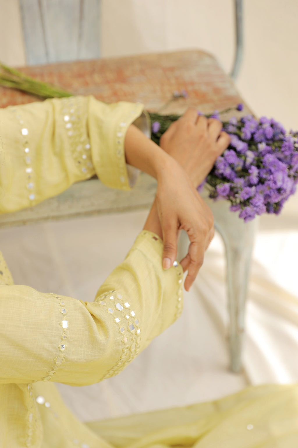 LIME GREEN KURTA WITH MIRROR WORK