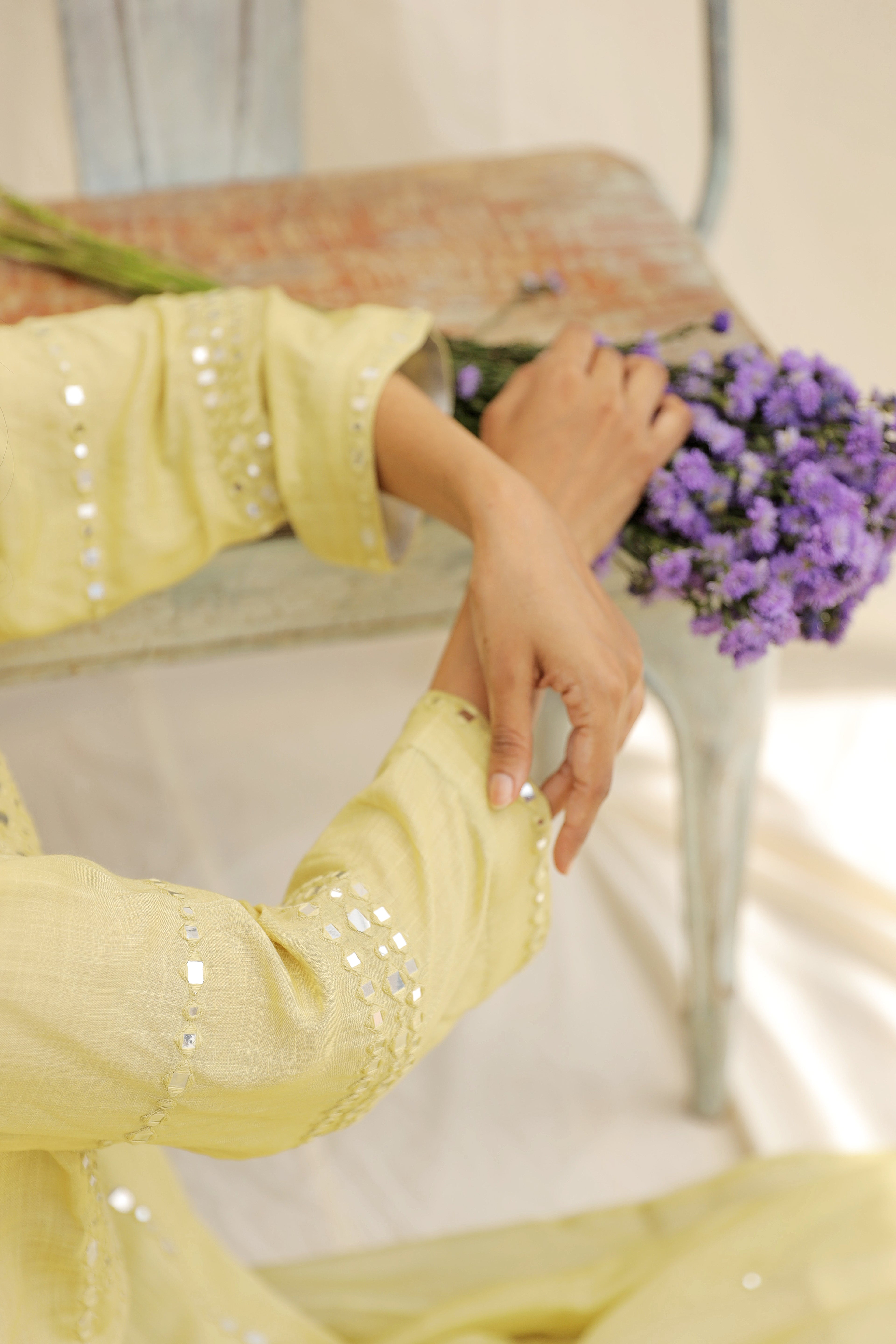 LIME GREEN KURTA WITH MIRROR WORK