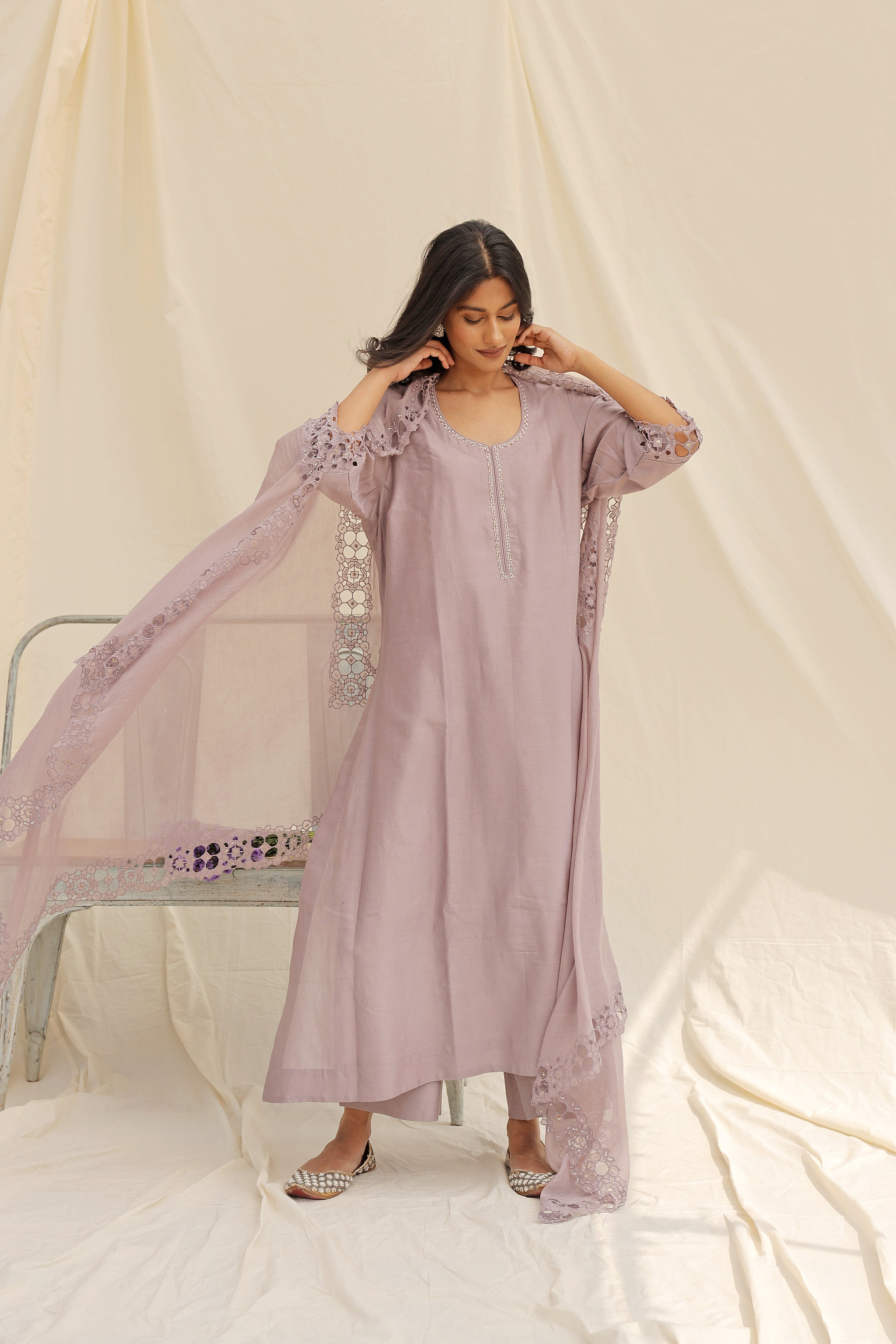 LAVENDER KURTA SET WITH EMBROIDEY