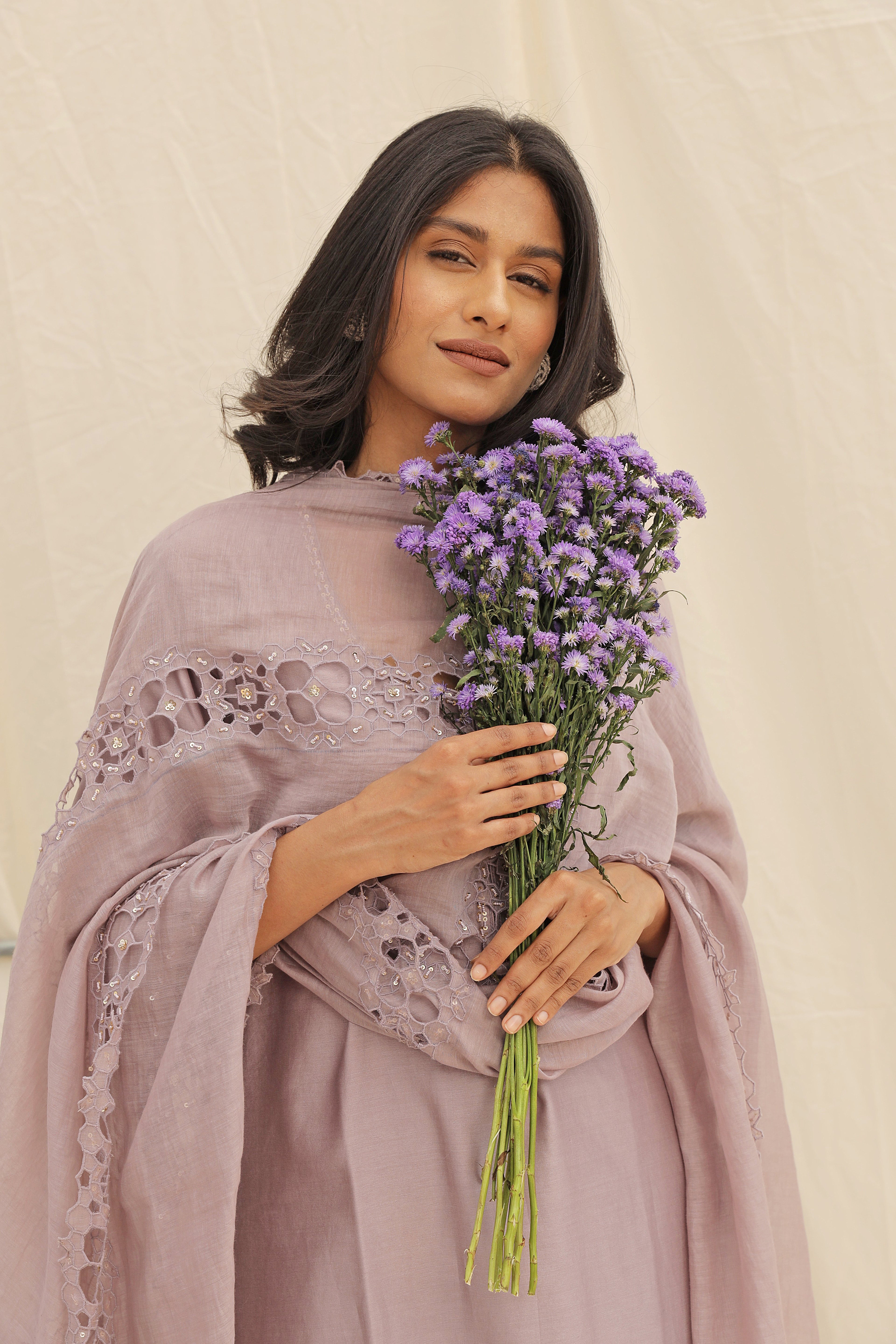 LAVENDER KURTA SET WITH EMBROIDEY