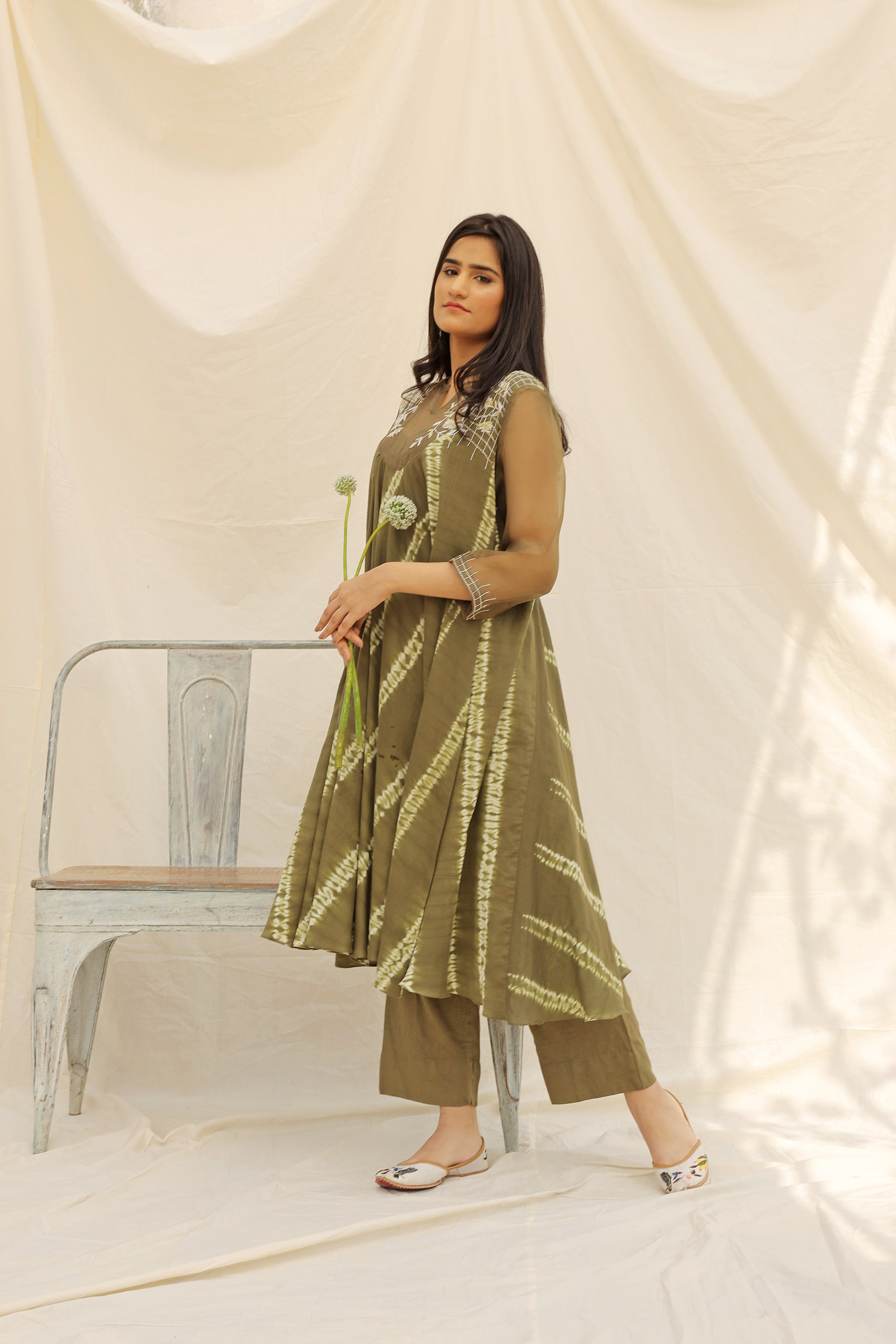 HAND EMBROIDERED ORGANZA KURTA SET