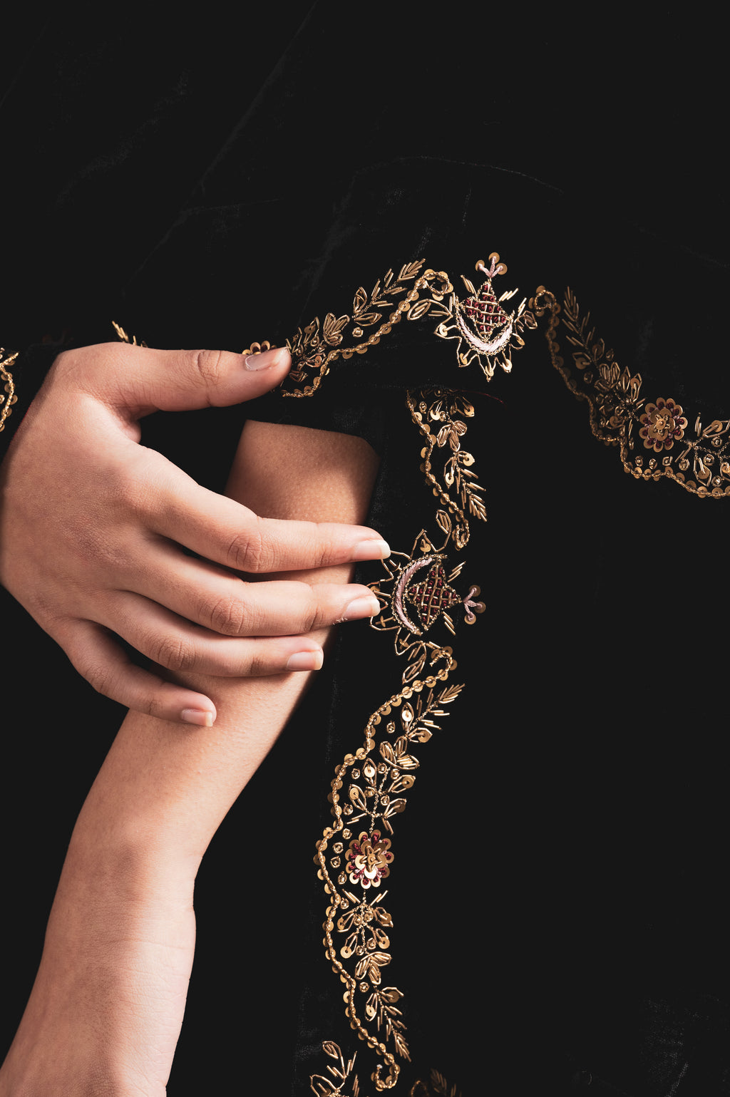 VELVET HAND EMBROIDERED SUIT SET