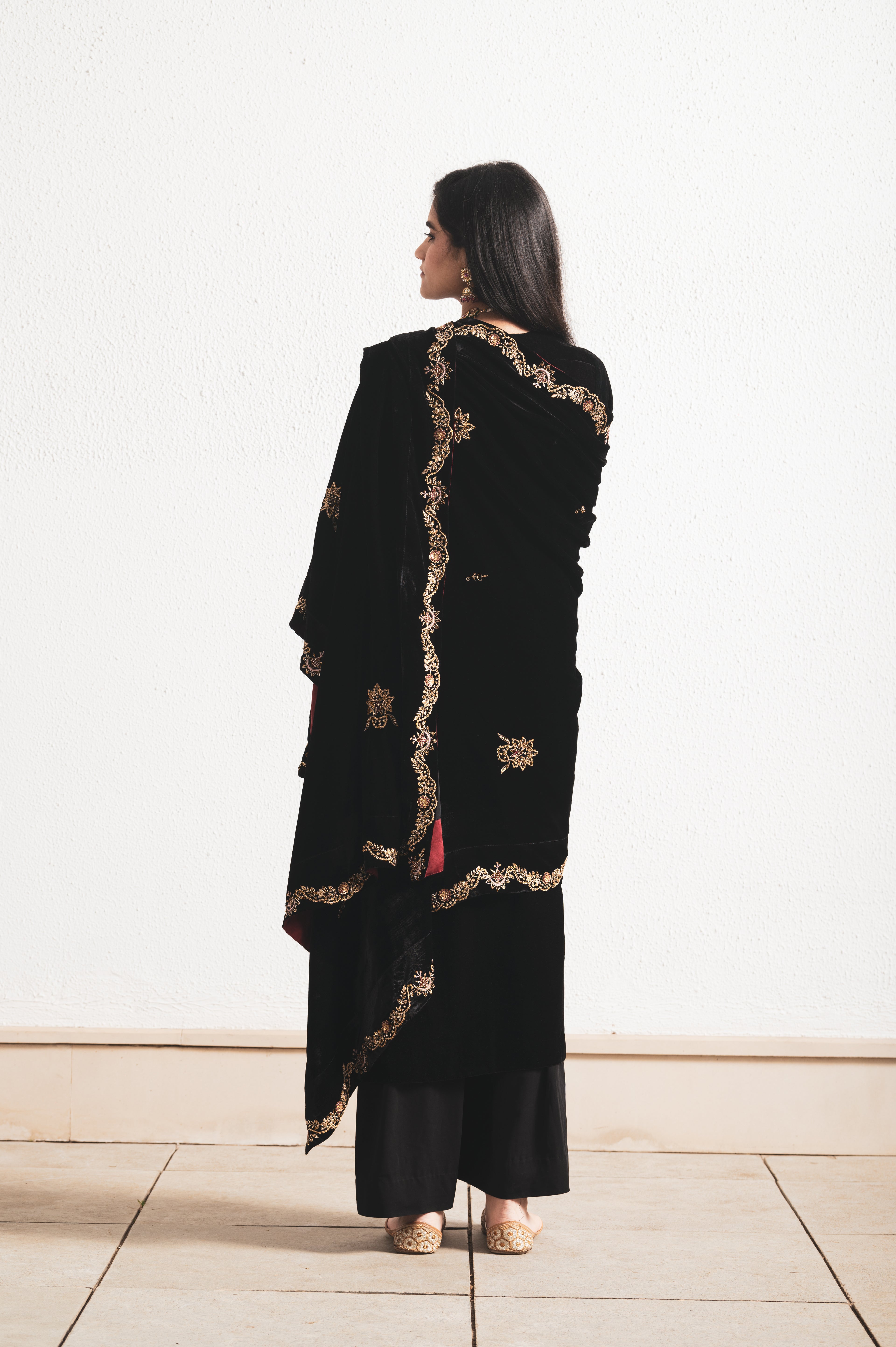 VELVET HAND EMBROIDERED SUIT SET